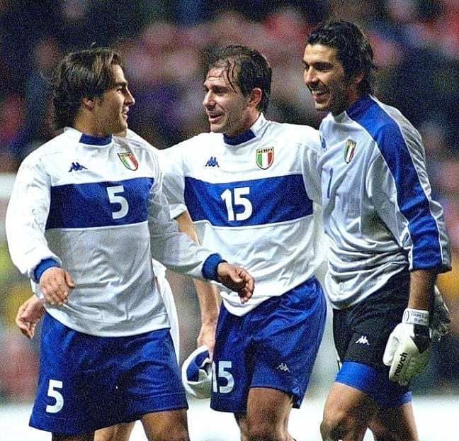 中展示他们 中展示他们